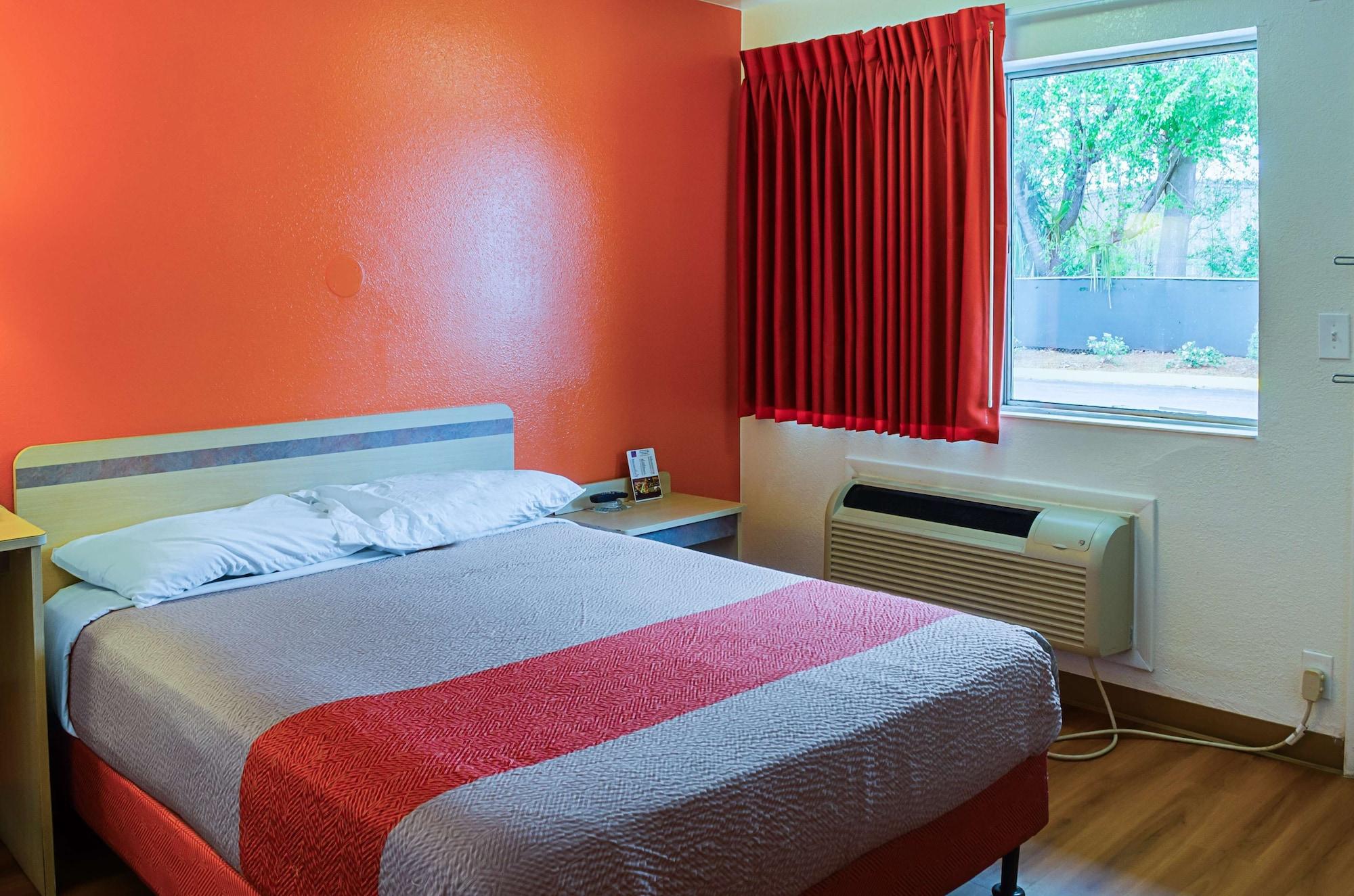 West Ashley Inn Charleston Extérieur photo