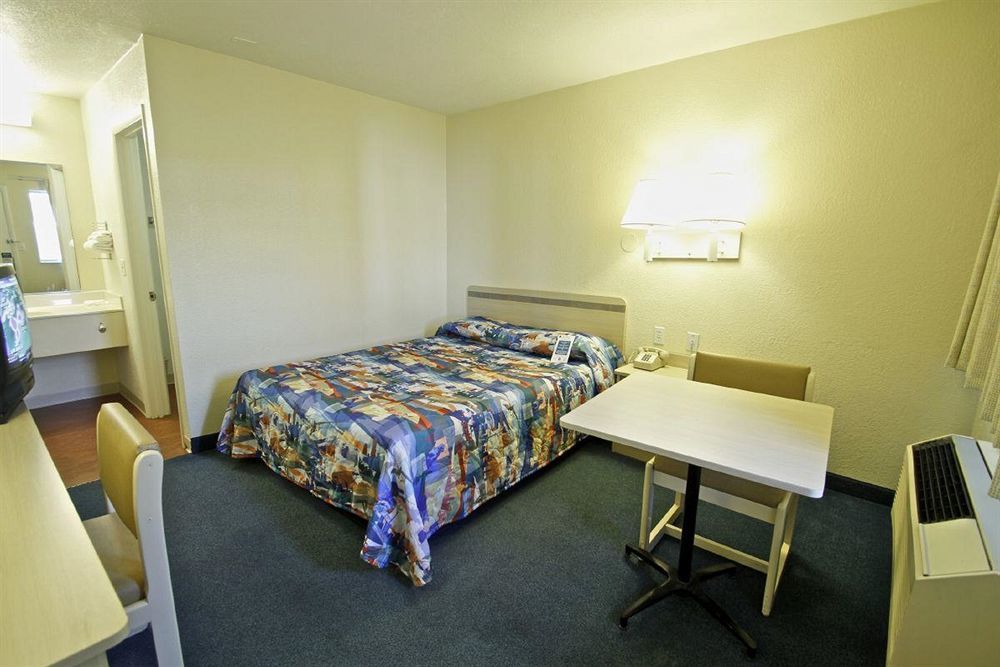 West Ashley Inn Charleston Extérieur photo